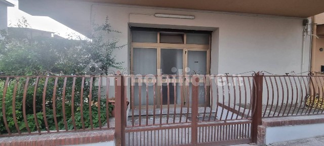 Locale commerciale in Vendita