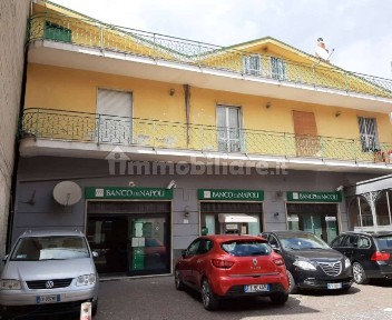 Locale commerciale in Vendita