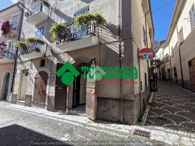 Ospedaletto d'Alpinolo, Via Roma, 5