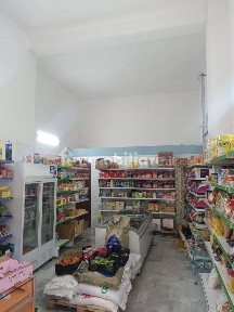 Locale commerciale in Vendita