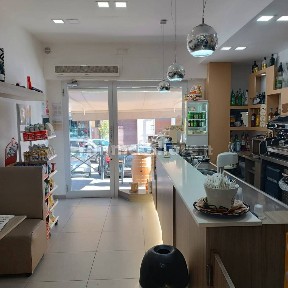 Locale commerciale in Vendita