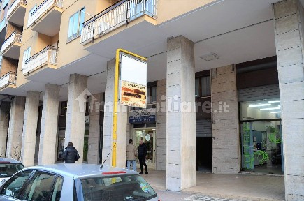 Locale commerciale in Vendita