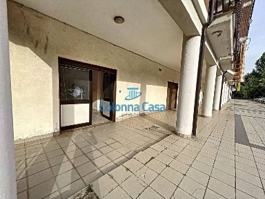 Locale commerciale in Vendita