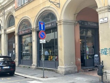 Locale commerciale in Vendita