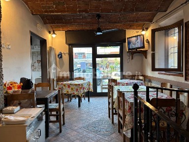 Locale commerciale in Vendita