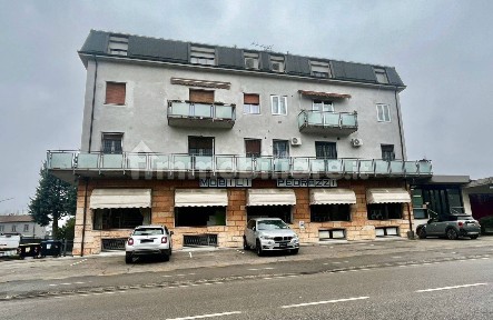 Locale commerciale in Vendita