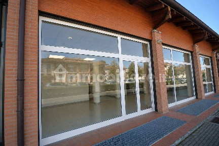 Locale commerciale in Vendita