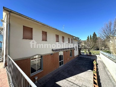Locale commerciale in Vendita