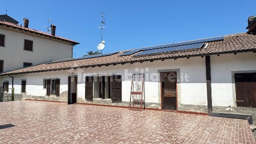 Locale commerciale in Vendita