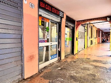 Locale commerciale in Vendita