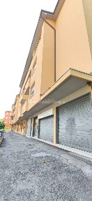 Locale commerciale in Vendita
