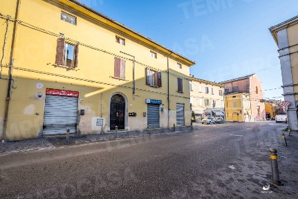 Locale commerciale in Vendita