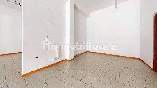 Locale commerciale in Vendita