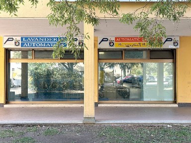 Locale commerciale in Vendita
