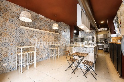 Locale commerciale in Vendita