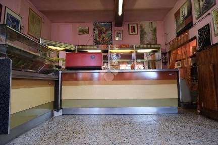 Locale commerciale in Vendita