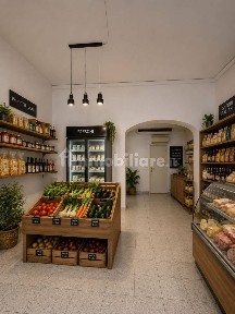 Locale commerciale in Vendita