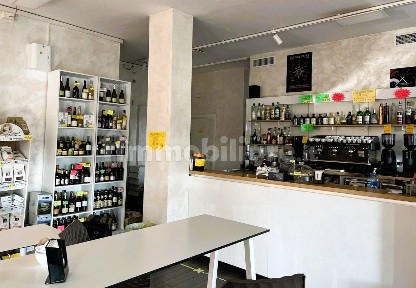 Locale commerciale in Vendita