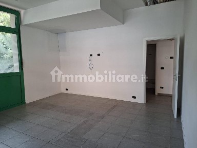 Locale commerciale in Vendita