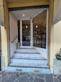 Locale commerciale in Vendita