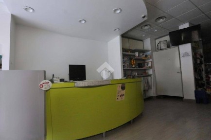 Locale commerciale in Vendita