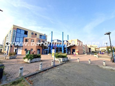 Locale commerciale in Vendita