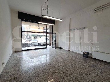 Locale commerciale in Vendita