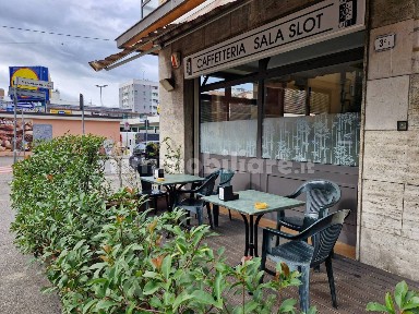 Locale commerciale in Vendita