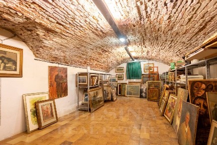 Locale commerciale in Vendita