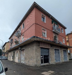 Locale commerciale in Vendita
