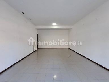 Locale commerciale in Vendita