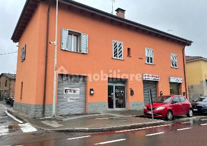 Locale commerciale in Vendita