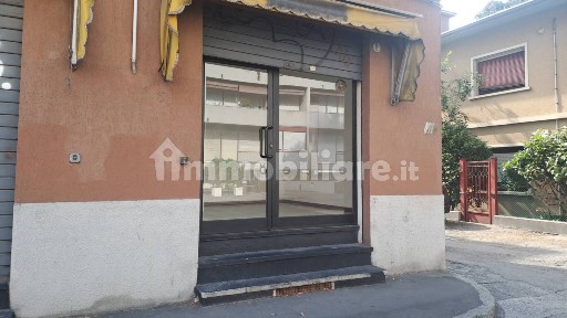 Locale commerciale in Vendita
