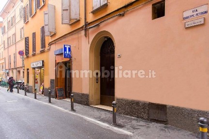 Locale commerciale in Vendita