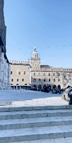 Negozio di abbigliamento in Vendita