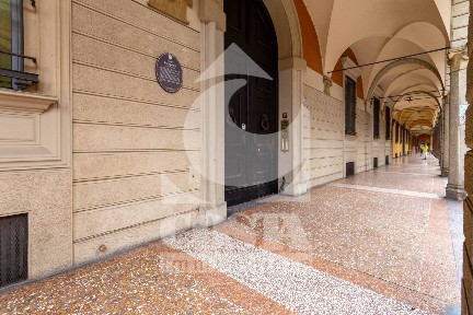 Locale commerciale in Vendita