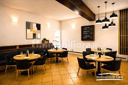 Locale commerciale in Vendita