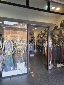 Locale commerciale in Vendita
