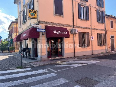 Locale commerciale in Vendita