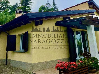 Locale commerciale in Vendita
