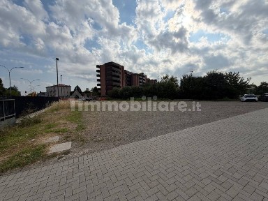 Locale commerciale in Vendita