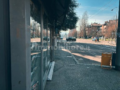 Locale commerciale in Vendita