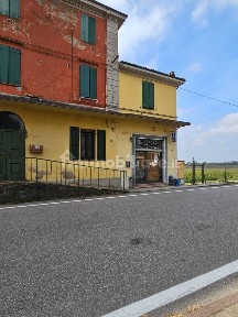 Locale commerciale in Vendita