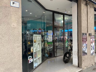 Locale commerciale in Vendita