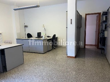 Locale commerciale in Vendita