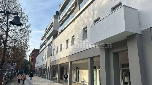 Locale commerciale in Vendita
