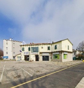 Locale commerciale in Vendita