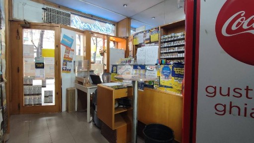 Locale commerciale in Vendita