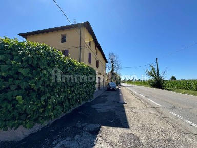 Locale commerciale in Vendita