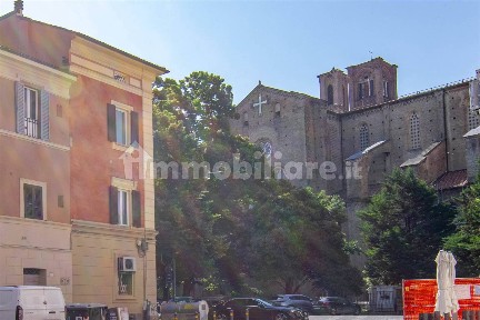 Locale commerciale in Vendita